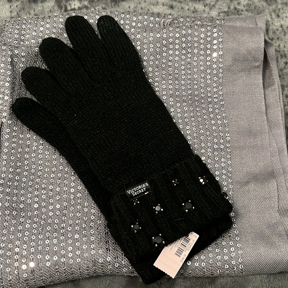 Victoria’s Secret gloves